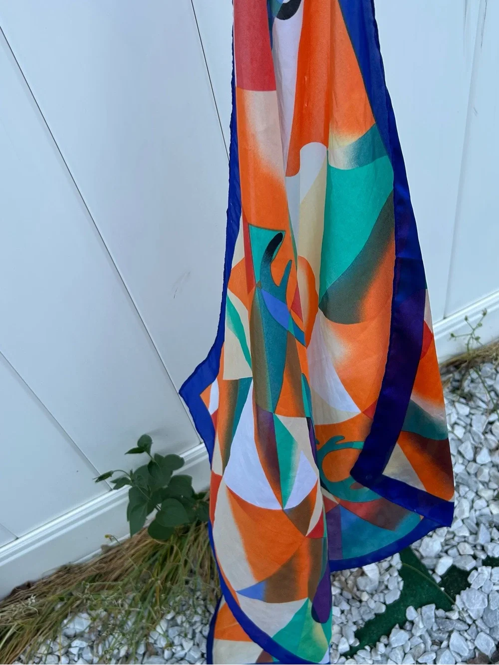 N/A bright geometric